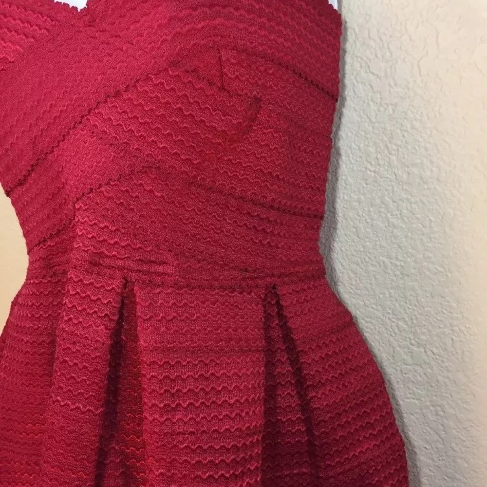 Sans Souci textured fit & flare mini dress - Picture 6 of 8